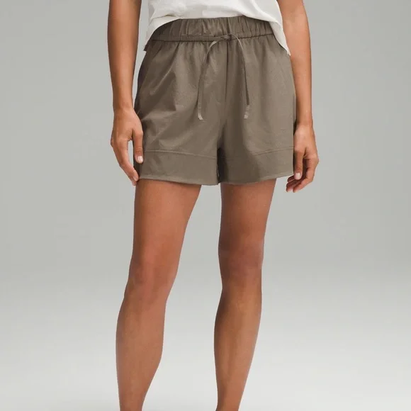 Cinchable Waist HR Woven Short 3.5” - Picture 2 of 11